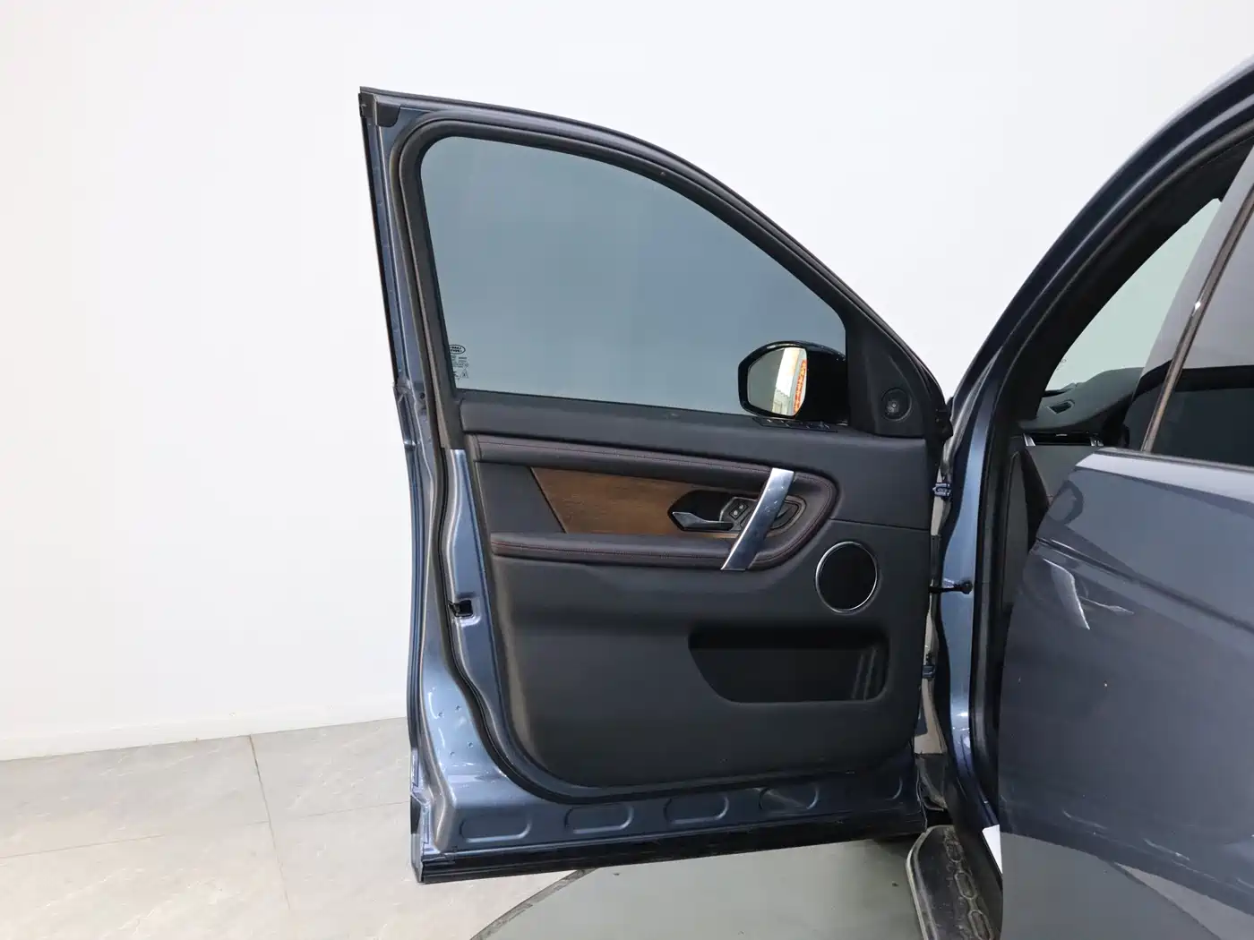 Land Rover Discovery Sport 2022 Model 249PS R-Dynamic S Performance Edition 5-Seater фото 18