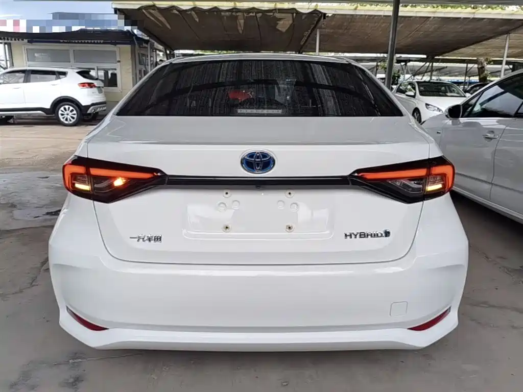 Toyota Corolla 2021 Hybrid 1.8L E-CVT Elite Edition фото 6
