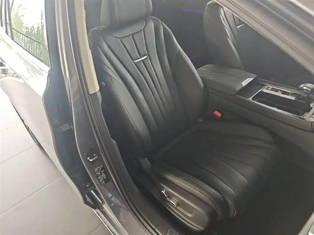 Hongqi H5 2024 2.0T Automatic Smart Connect Flag Smooth Edition фото 25