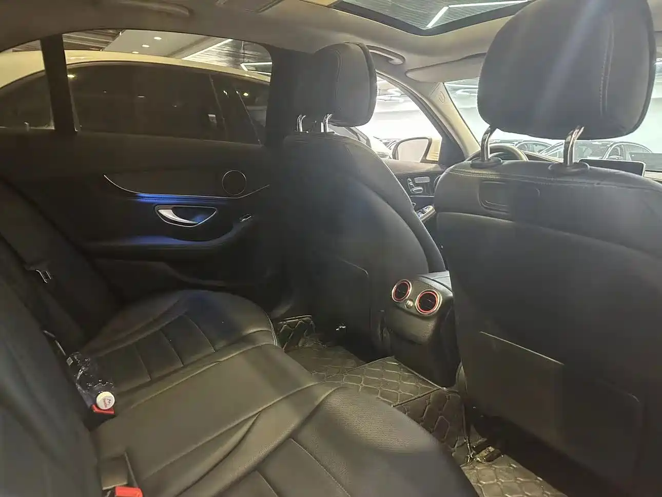 Фото 7 - Mercedes-Benz C-Class
