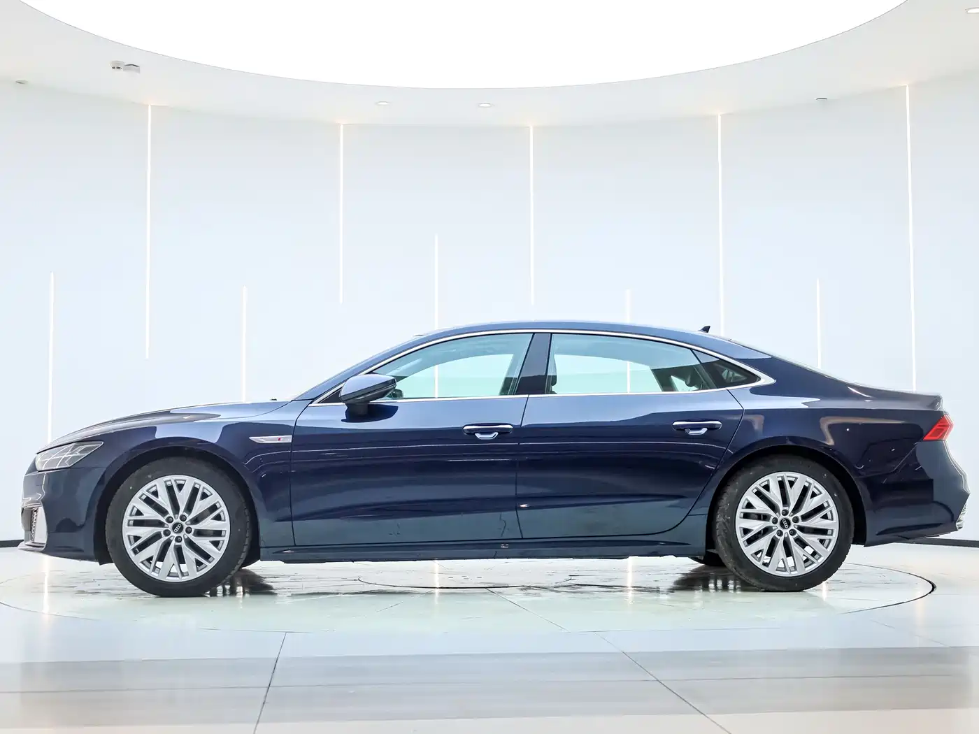 Audi A7L 2024 45TFSI S-line Dream Edition Crystal Package фото 8