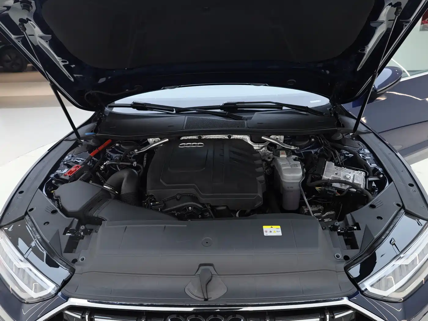 Audi A7L 2024 45TFSI S-line Dream Edition Crystal Package фото 28