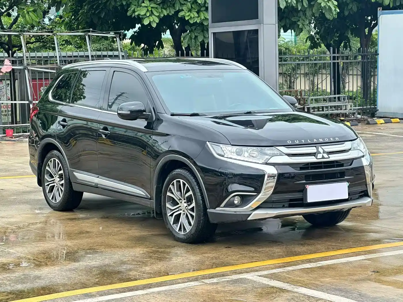 Mitsubishi Outlander 2018 2.0L 2WD Glory Edition 5-seater фото 3