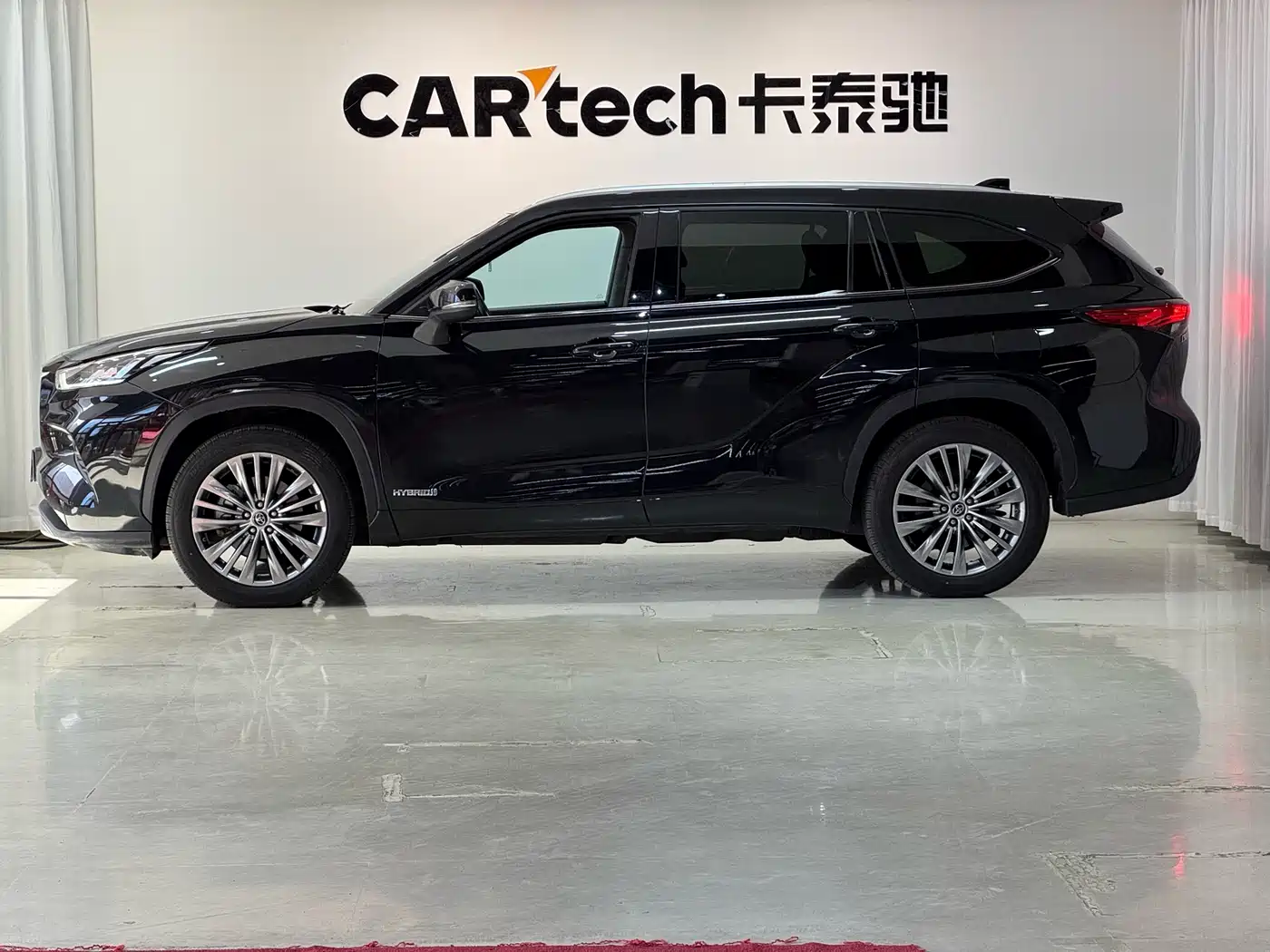 TOYOTA HIGHLANDER