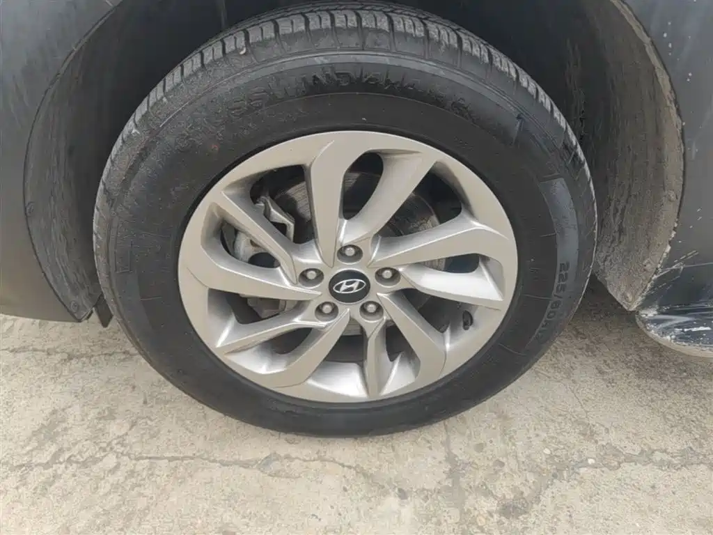 Hyundai Tucson 2018 1.6T DCT 2WD 15th Anniversary Special Edition фото 23