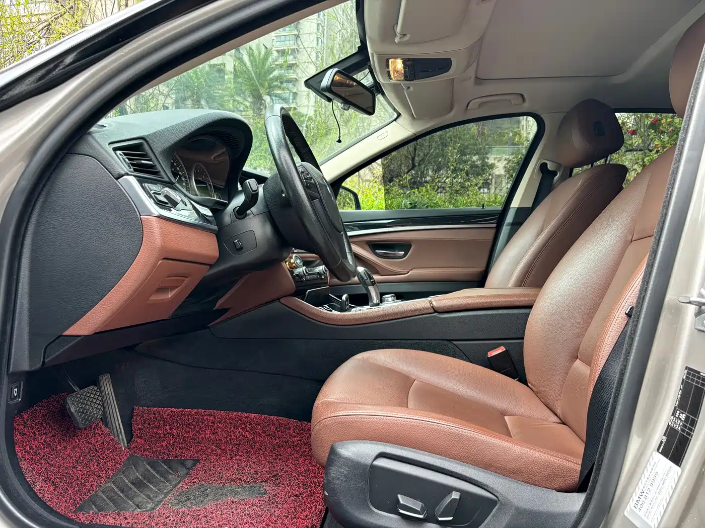 BMW 5 Series 2014 520Li Elegance фото 3