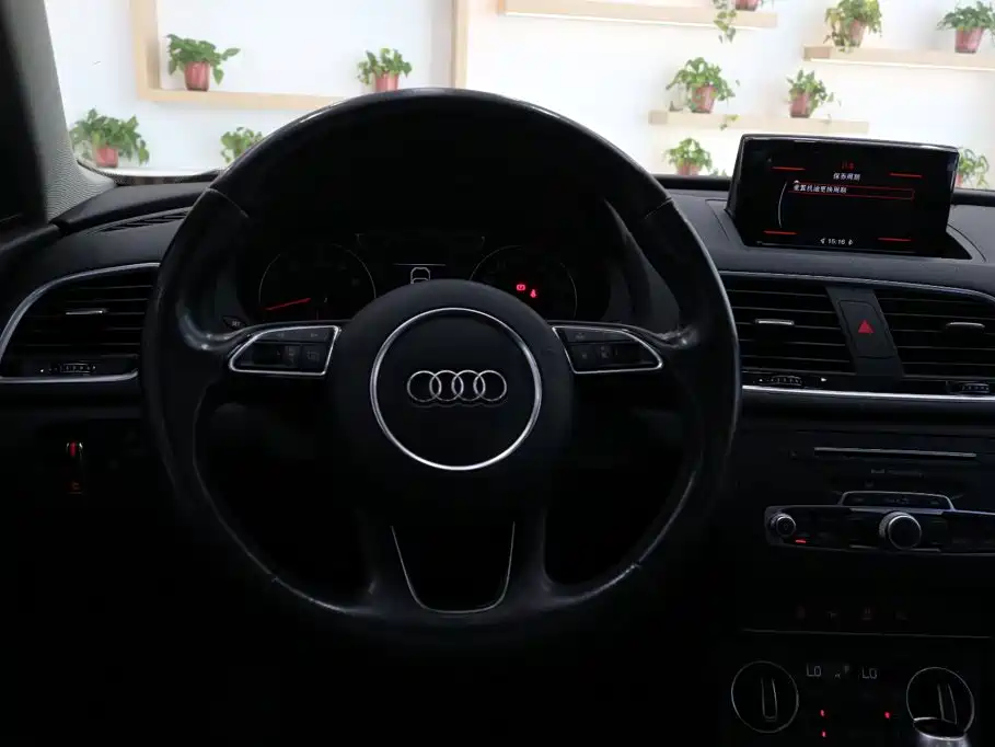 Photo 7 - Audi Q3