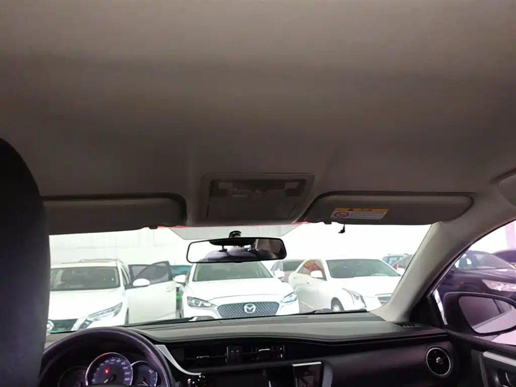 Toyota Corolla 2017 Facelift 1.2T S-CVT GL фото 18