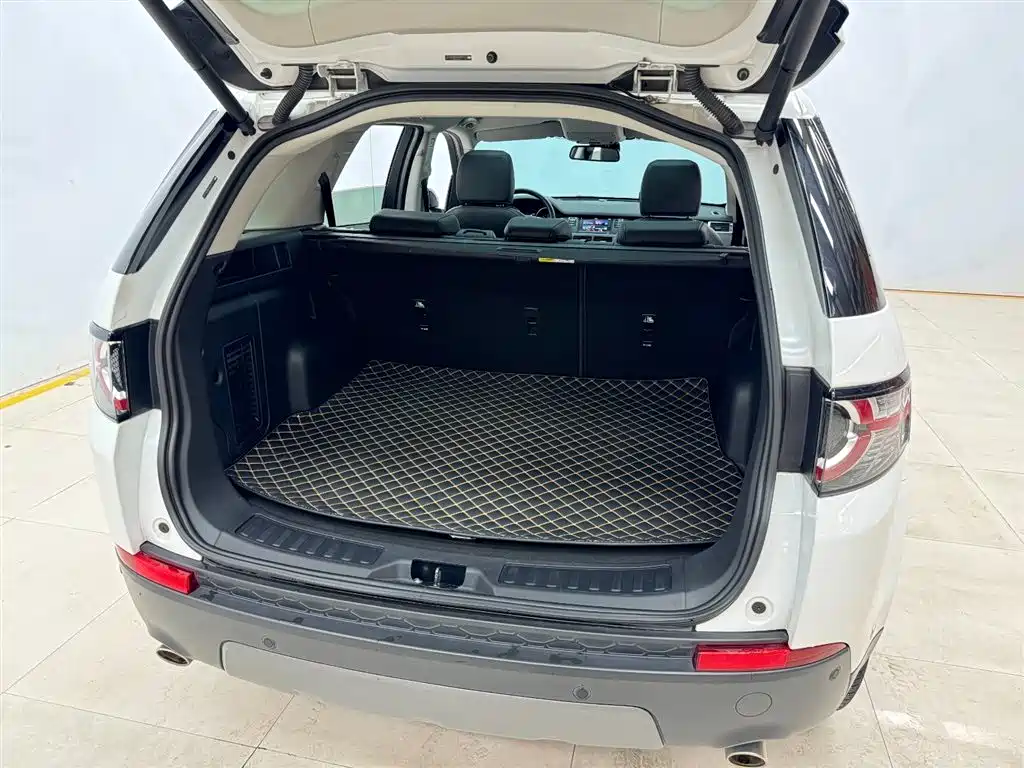 Land Rover Discovery Sport 2019 240PS SE Edition China V фото 16