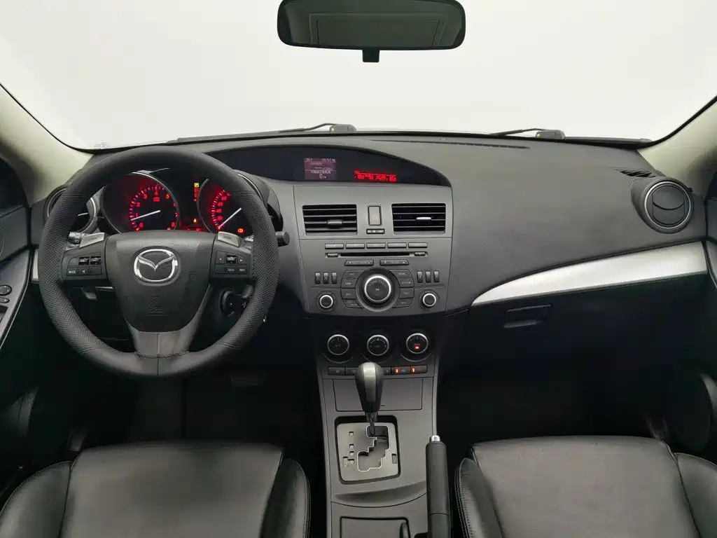 Mazda Mazda3 Axela 2013 2012 Hatchback 2.0L Automatic Luxury