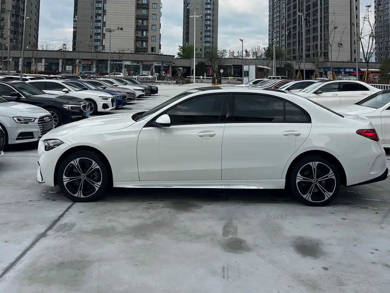 MERCEDES-BENZ C CLASS
