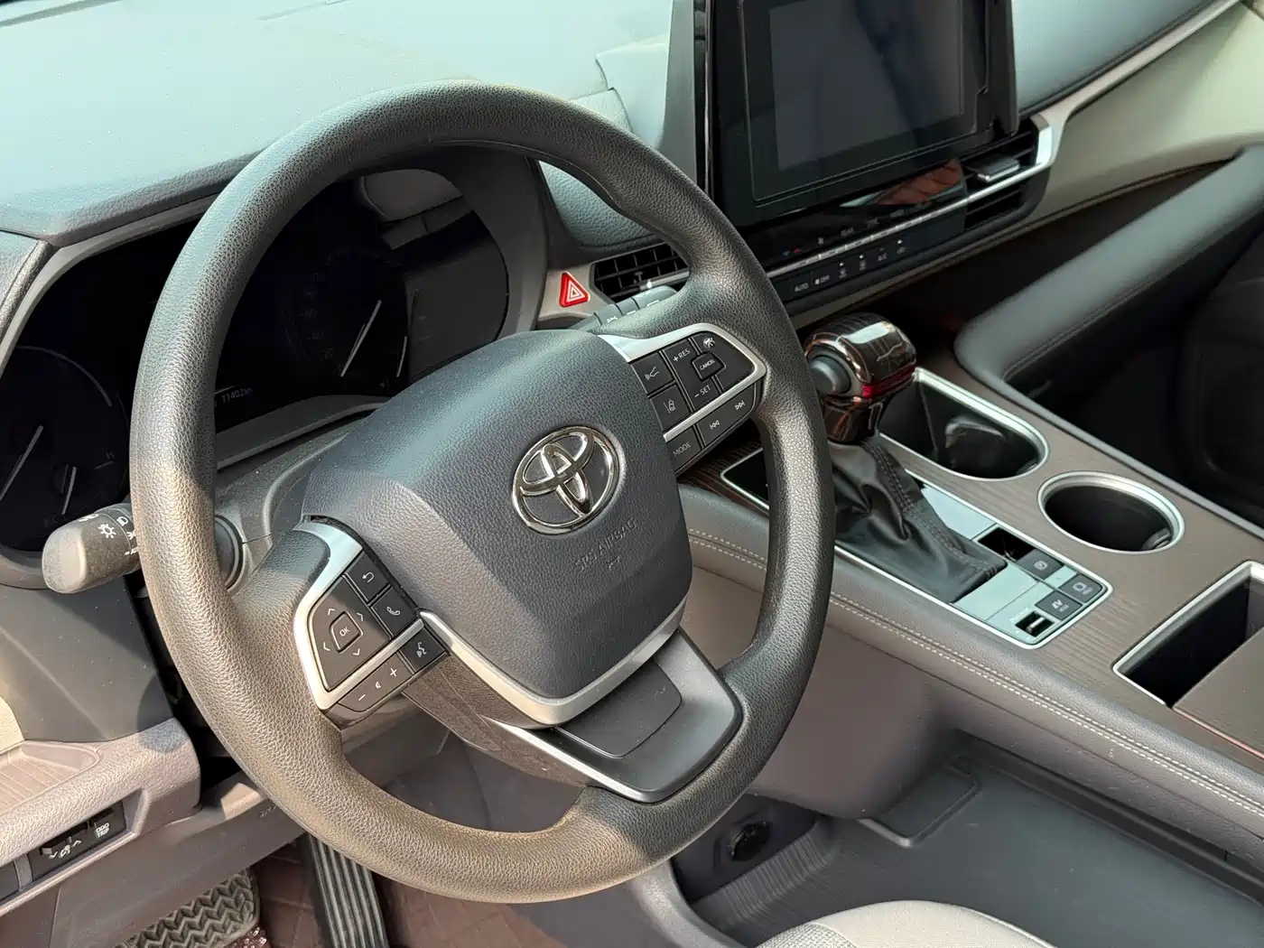 Toyota Sienna 2021 2.5L Hybrid Comfort Edition фото 16