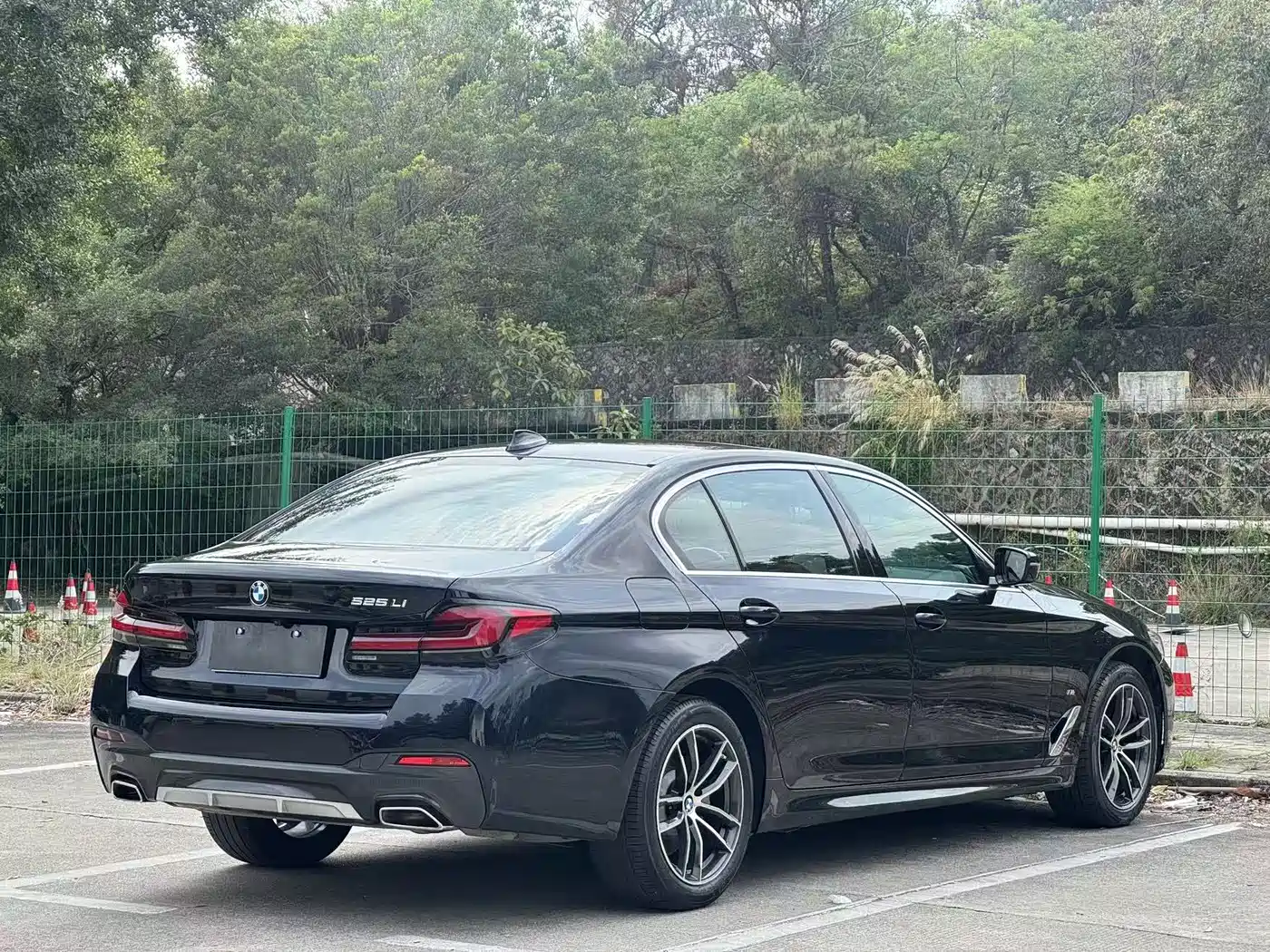 BMW 5 Series 2022 525Li M Sport Package фото 12