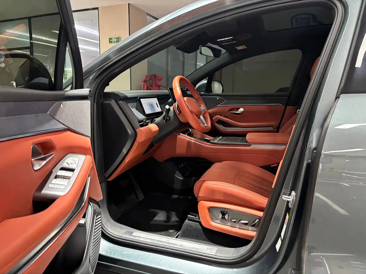 BYD Tang L 2025 DM 175KM Drone Player Edition фото 11