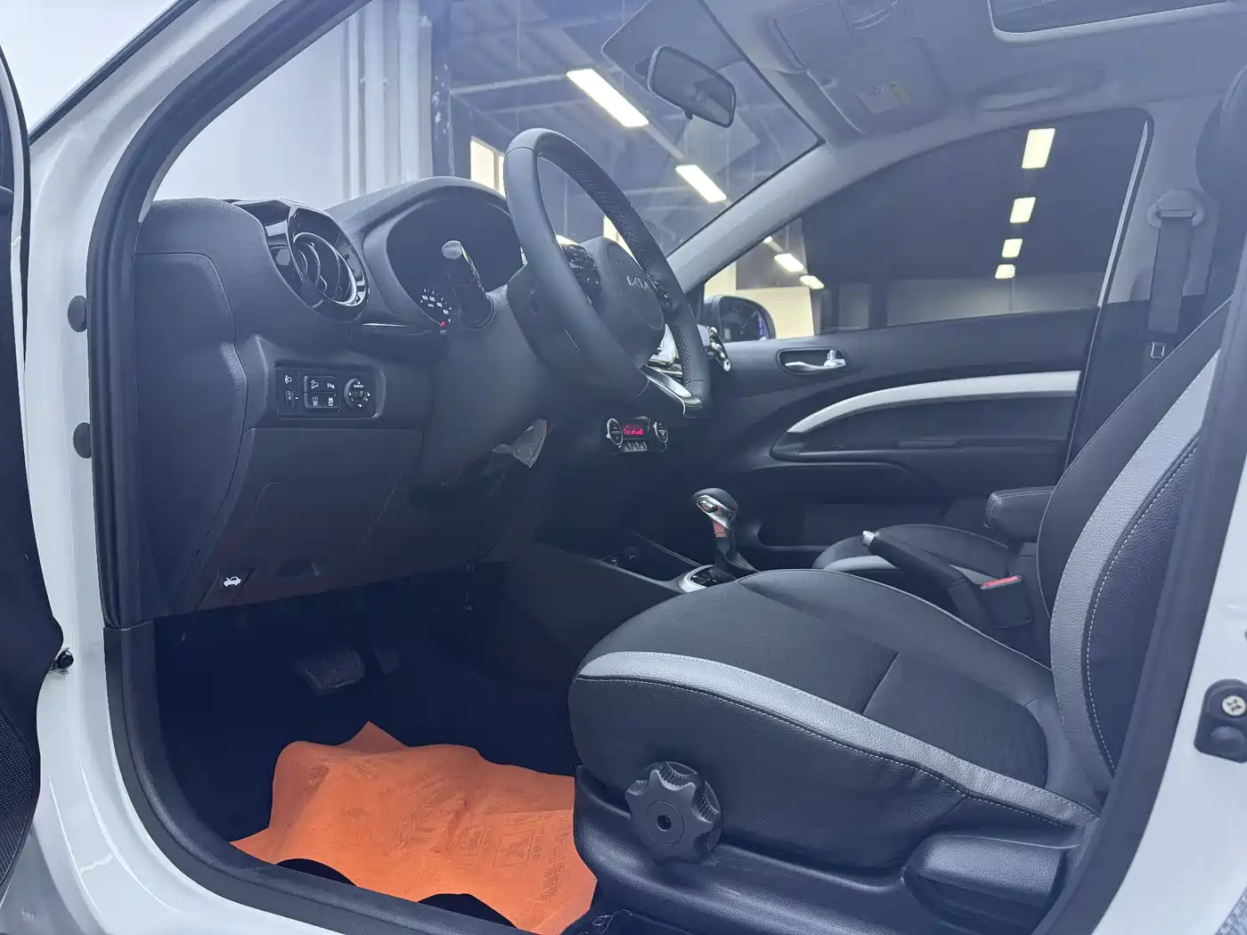 Kia KX1 2021 1.4L CVT Sunroof Version фото 3