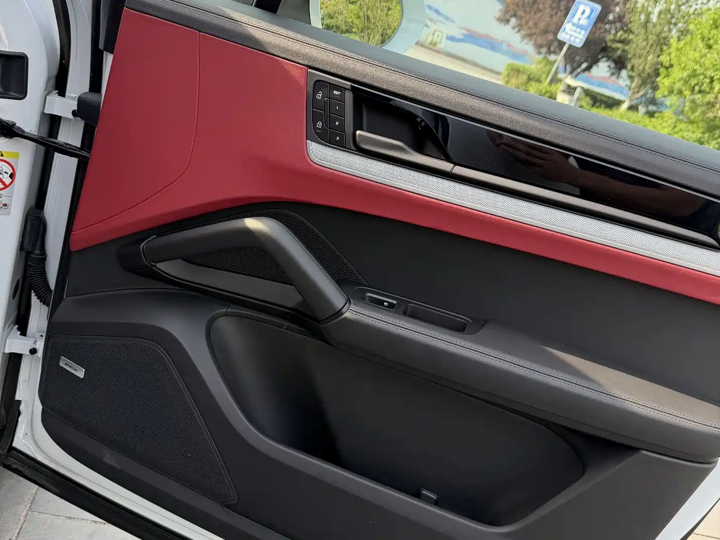 Photo 23 - Porsche Cayenne