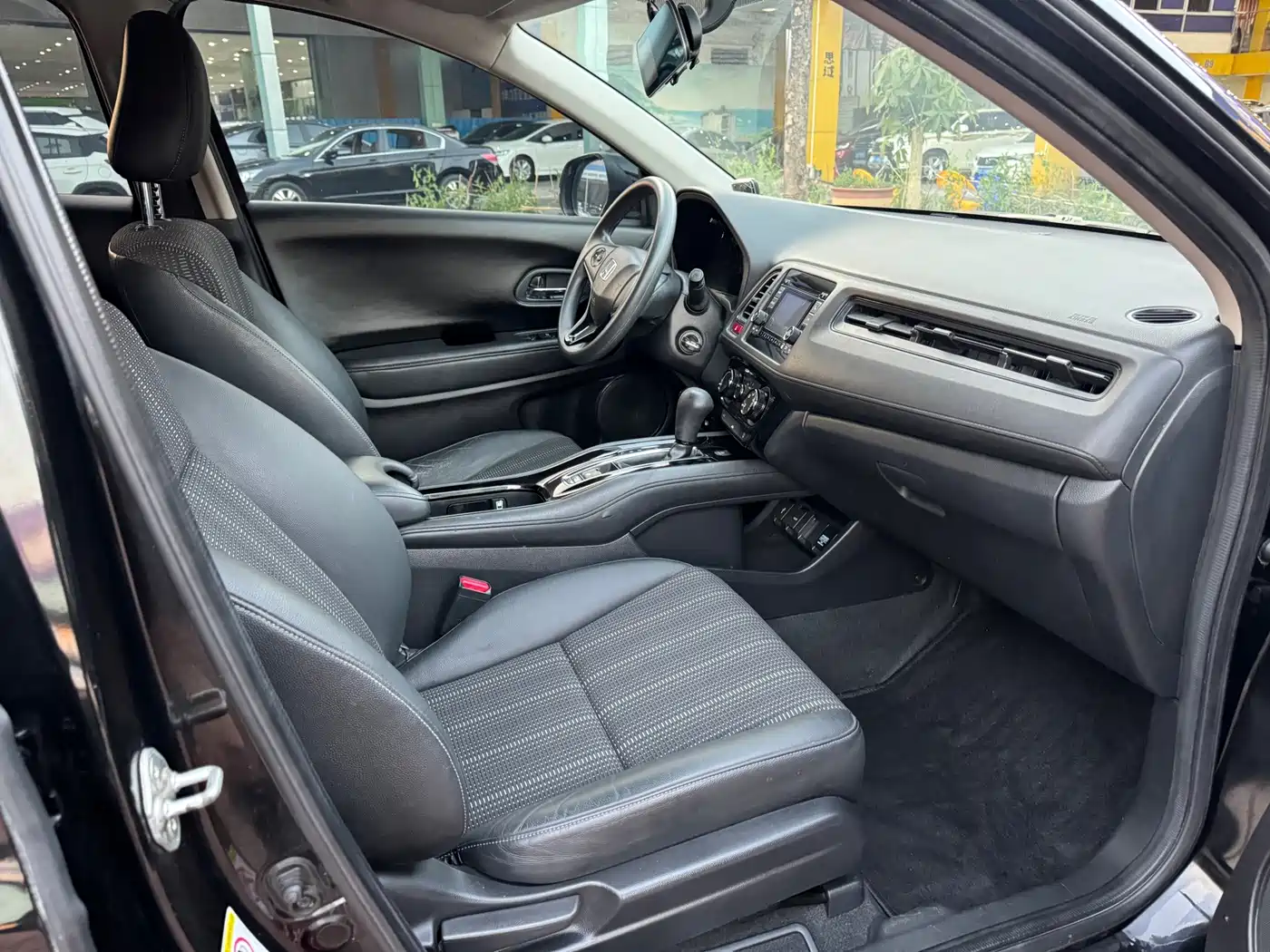 Honda Vezel 2015 2015 1.8L CVT FWD Elite