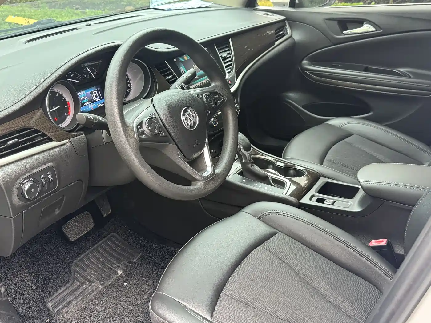 Buick Verano 2018 Sedan 20T Dual Clutch Leading фото 4