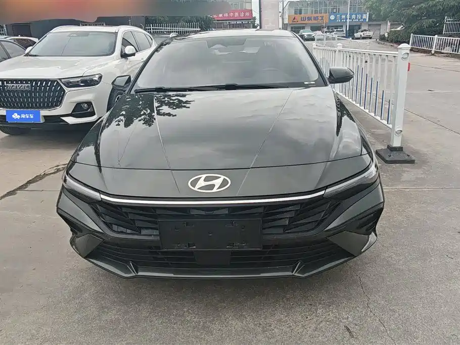 Hyundai Elantra 2023 Model 1.5L CVT LUX Premium Edition фото 2