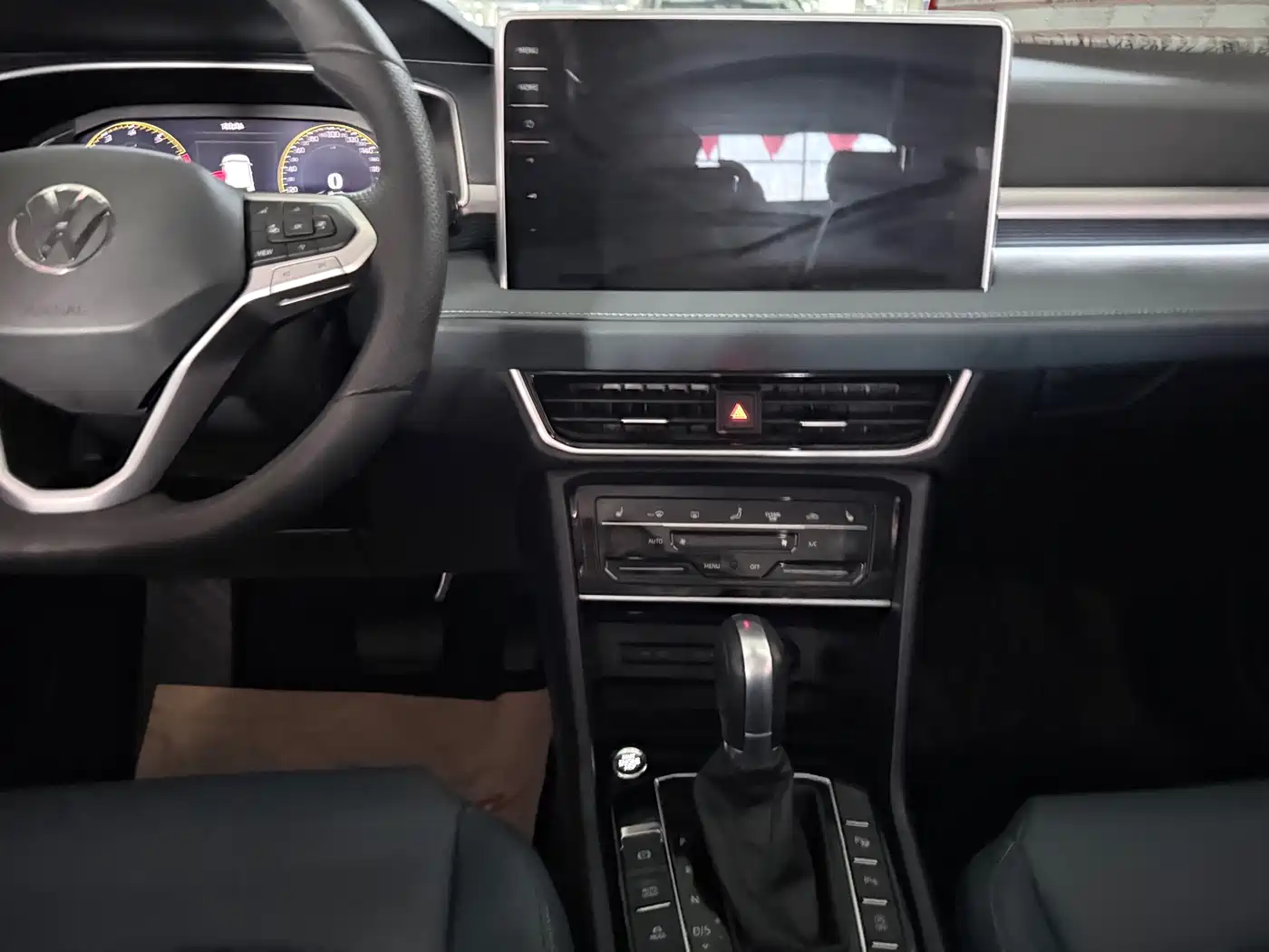 Volkswagen Tharu 2024 300TSI 2WD Moon Premium Edition фото 15