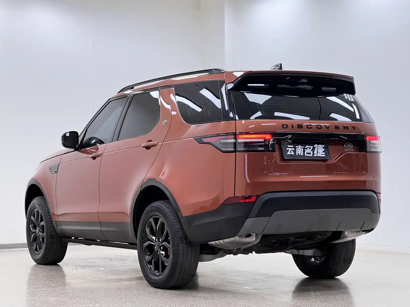 Land Rover Discovery 2017 3.0 SC V6 SE фото 4