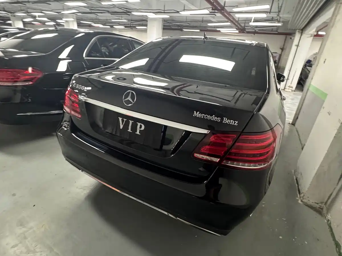 Фото 16 - Mercedes-Benz E-Class