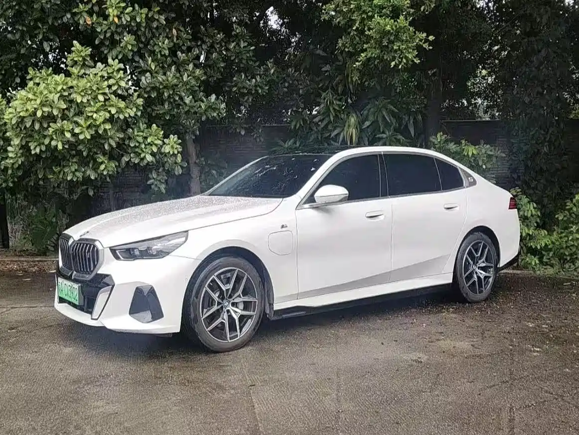 BMW i5 2024 2024 eDrive 35L Premium Model M Sport Package