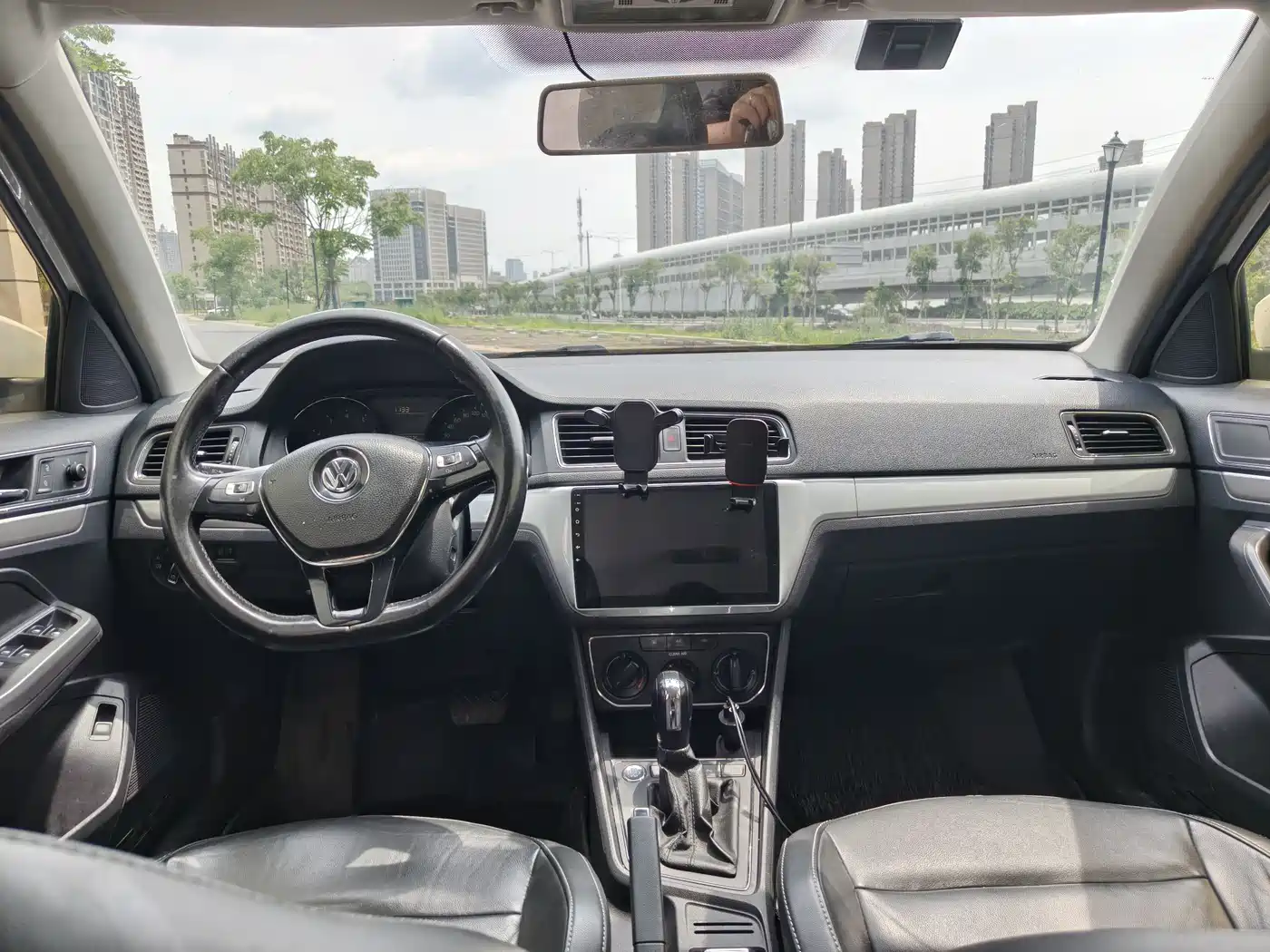 Volkswagen Lavida 2017 1.6L Automatic Comfort Edition фото 6