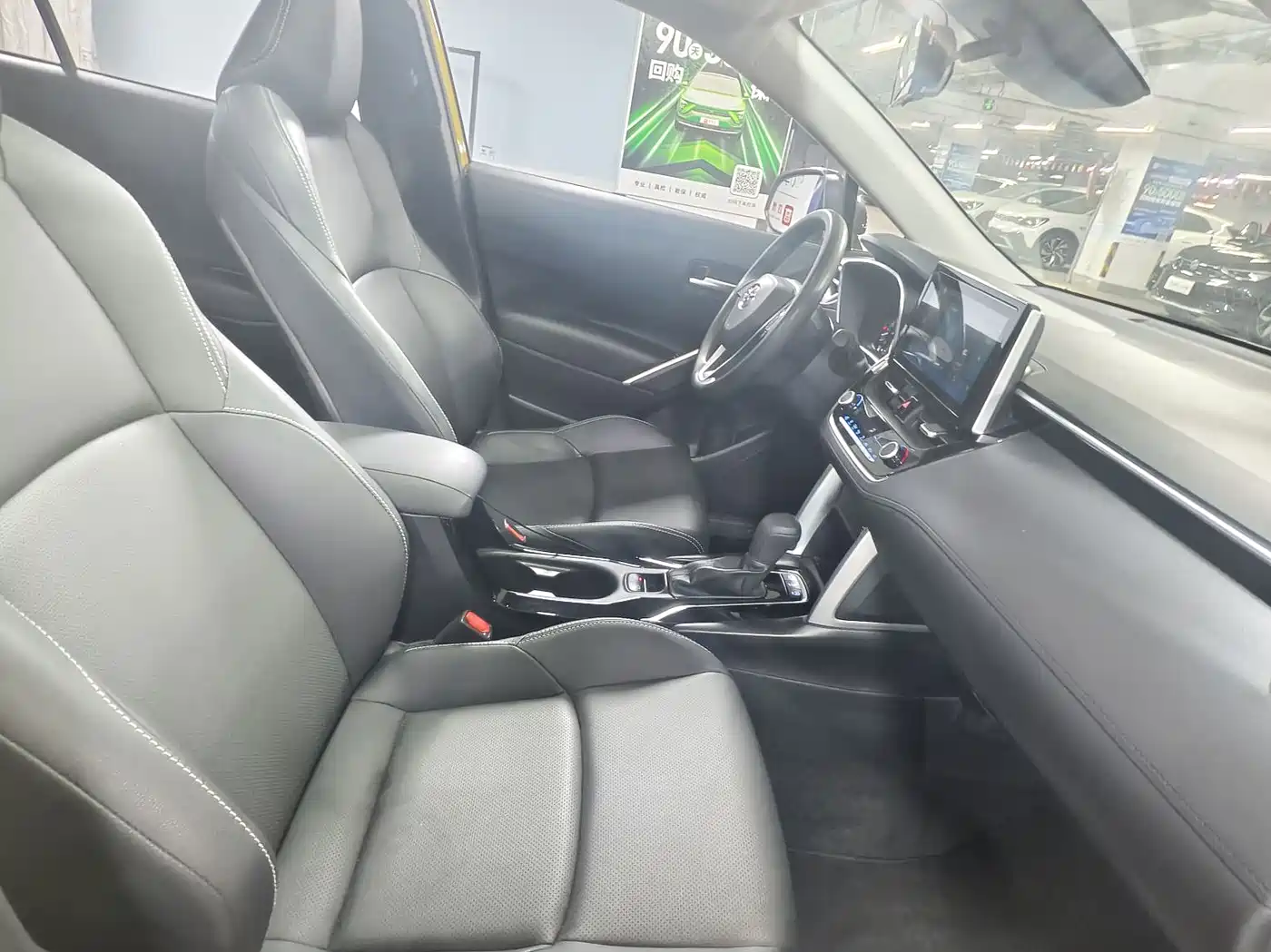 Toyota Frontlander 2022 2.0L CVT Luxury PLUS Edition фото 16