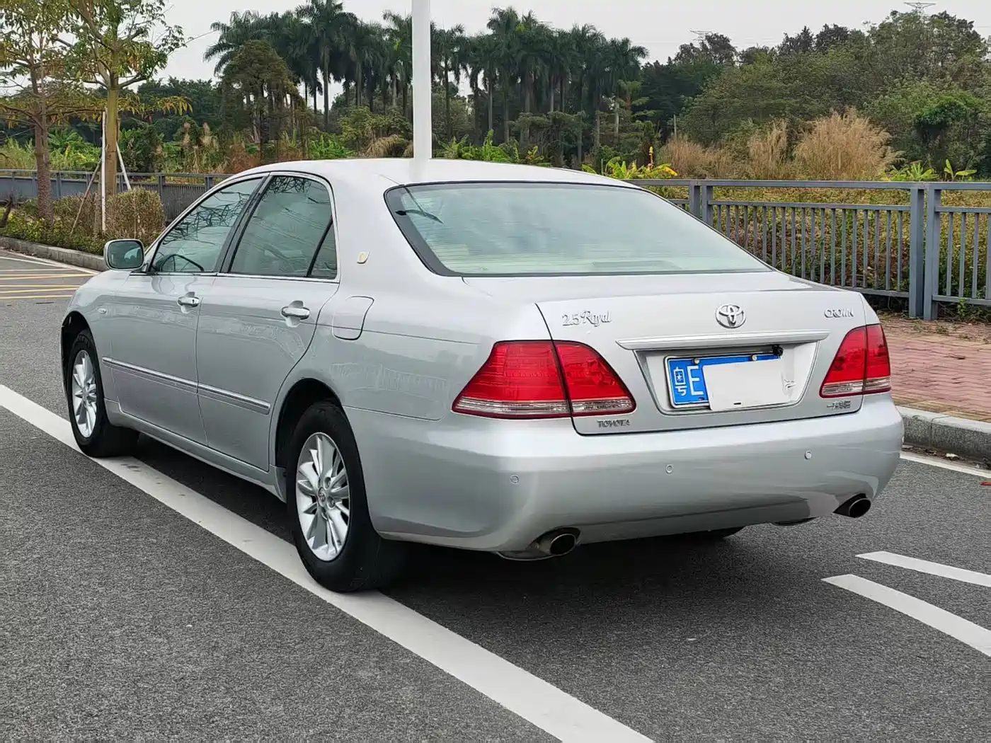 Toyota Crown 2006 2.5L Royal Leather Edition фото 6