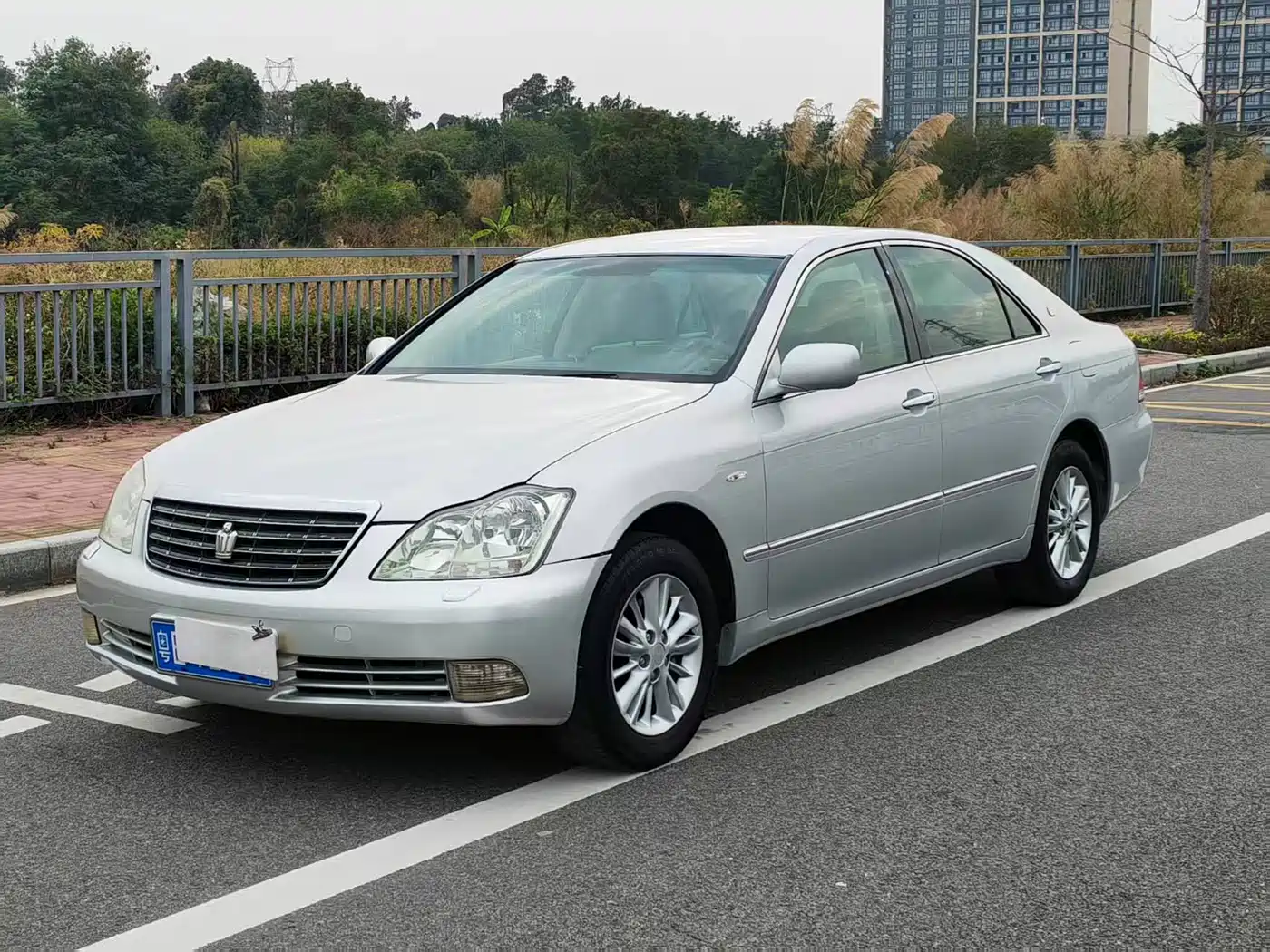 Toyota Crown 2006 2.5L Royal Leather Edition фото 2