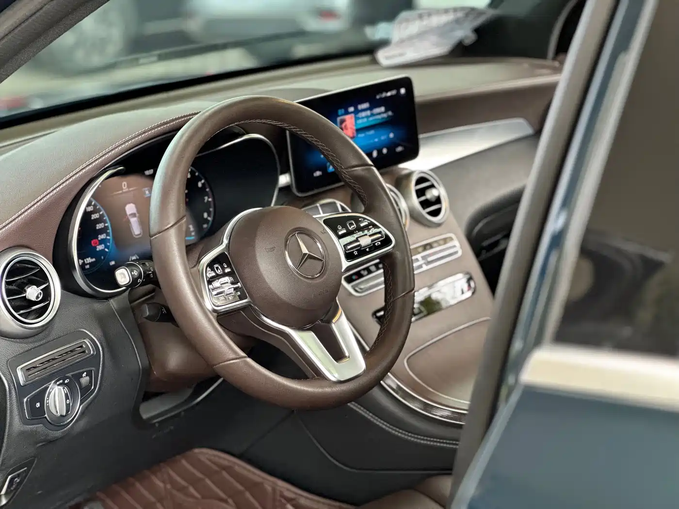Mercedes-Benz GLC 2021 GLC 300 L 4MATIC Sporty фото 4