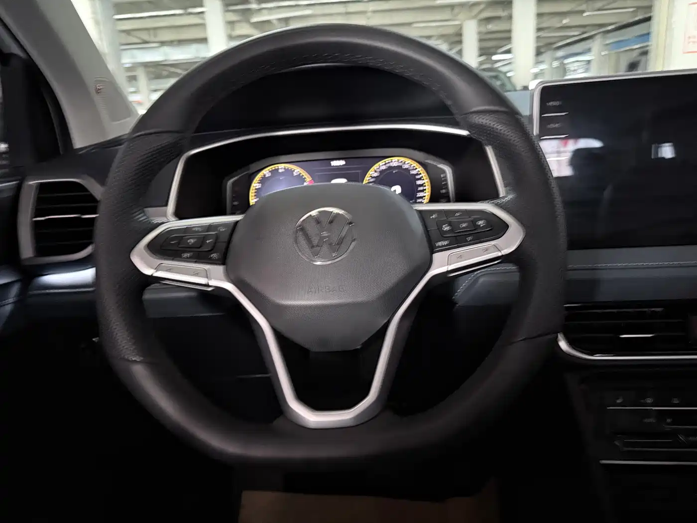 Volkswagen Tharu 2024 300TSI 2WD Moon Premium Edition фото 14