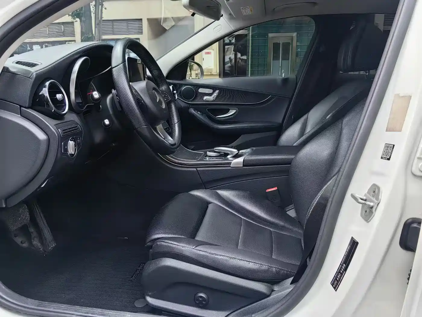 Mercedes-Benz C-Class 2015 Facelift C 200 L Sport фото 4