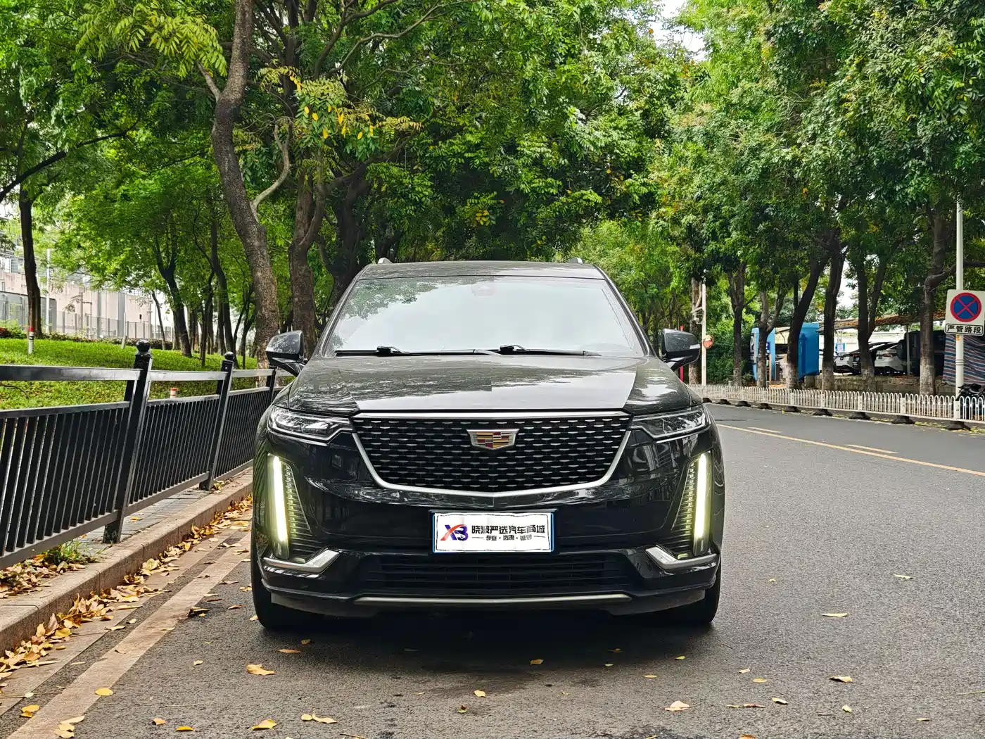 Cadillac XT6 2021 28T 6-Seater Luxury фото 2