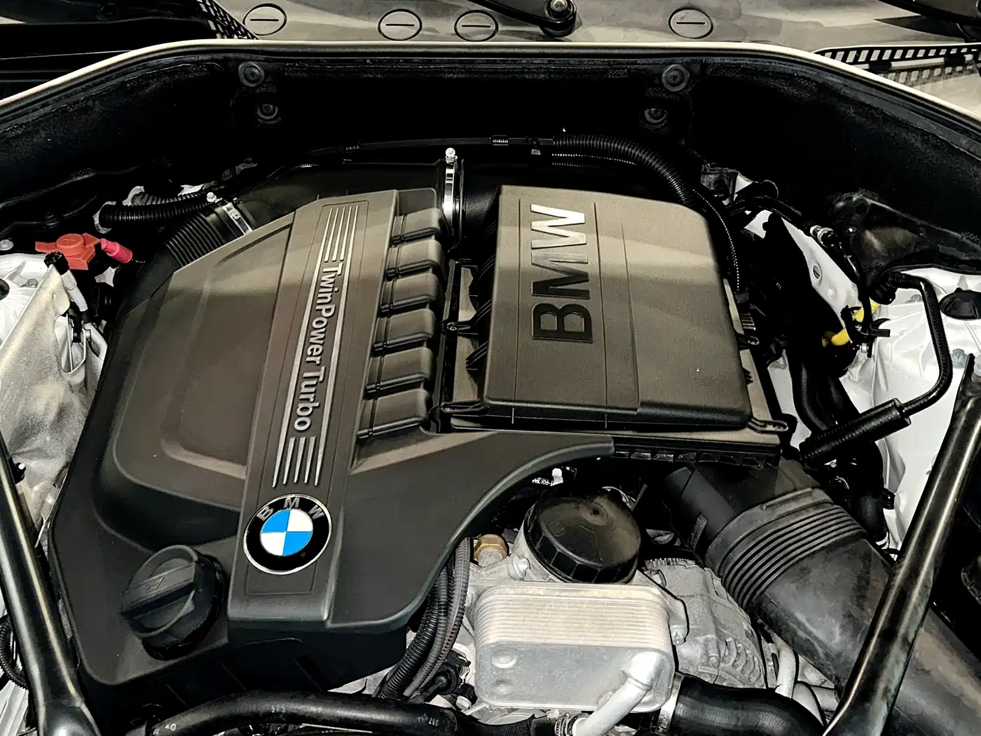 BMW 5 Series GT 2014 535i xDrive фото 10
