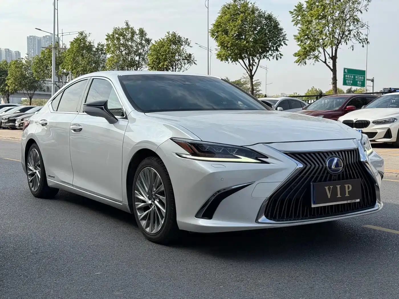 Фото 3 - Lexus ES