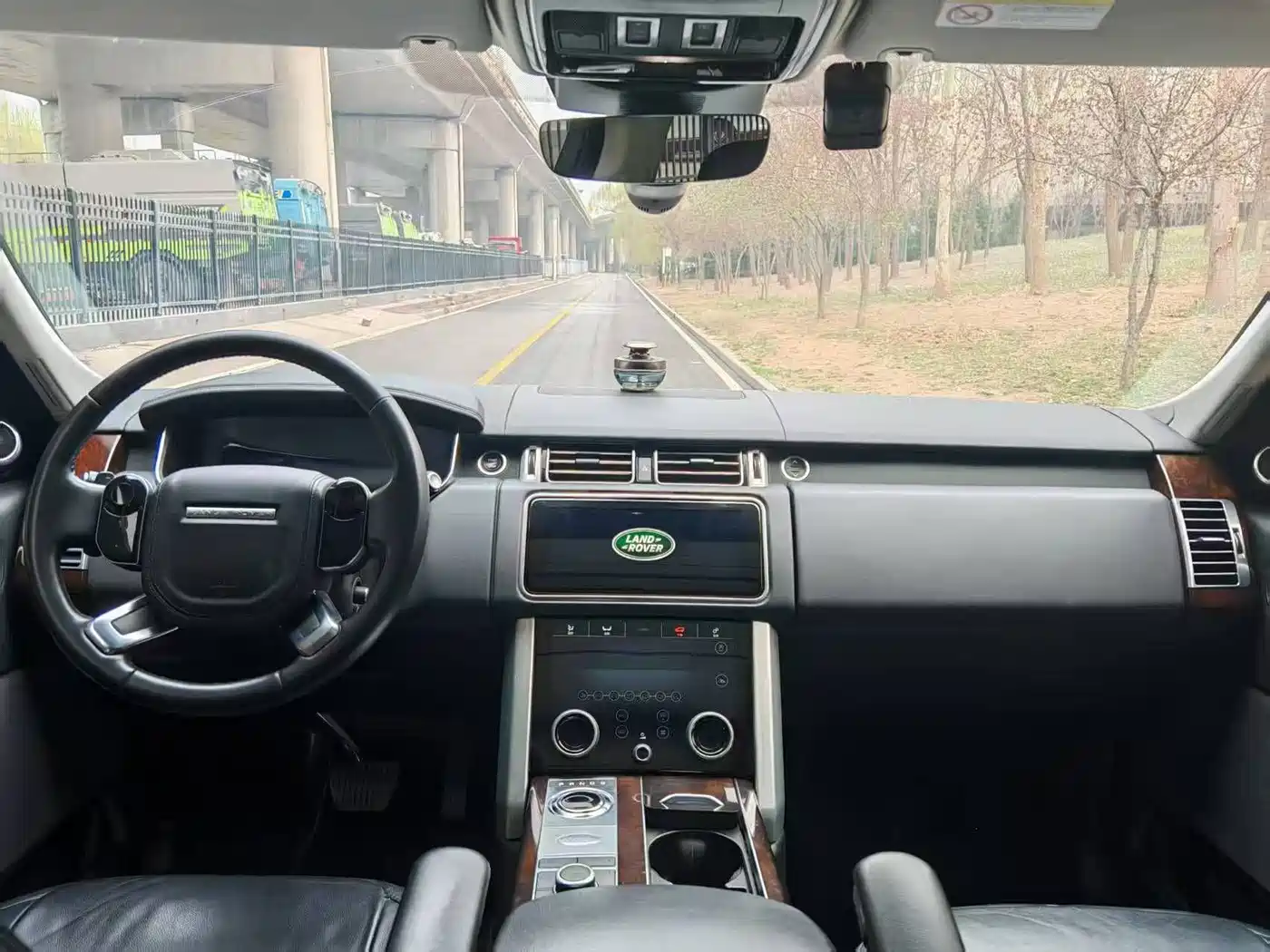 Land Rover Range Rover 2020 3.0 L6 Shengshi Edition фото 5