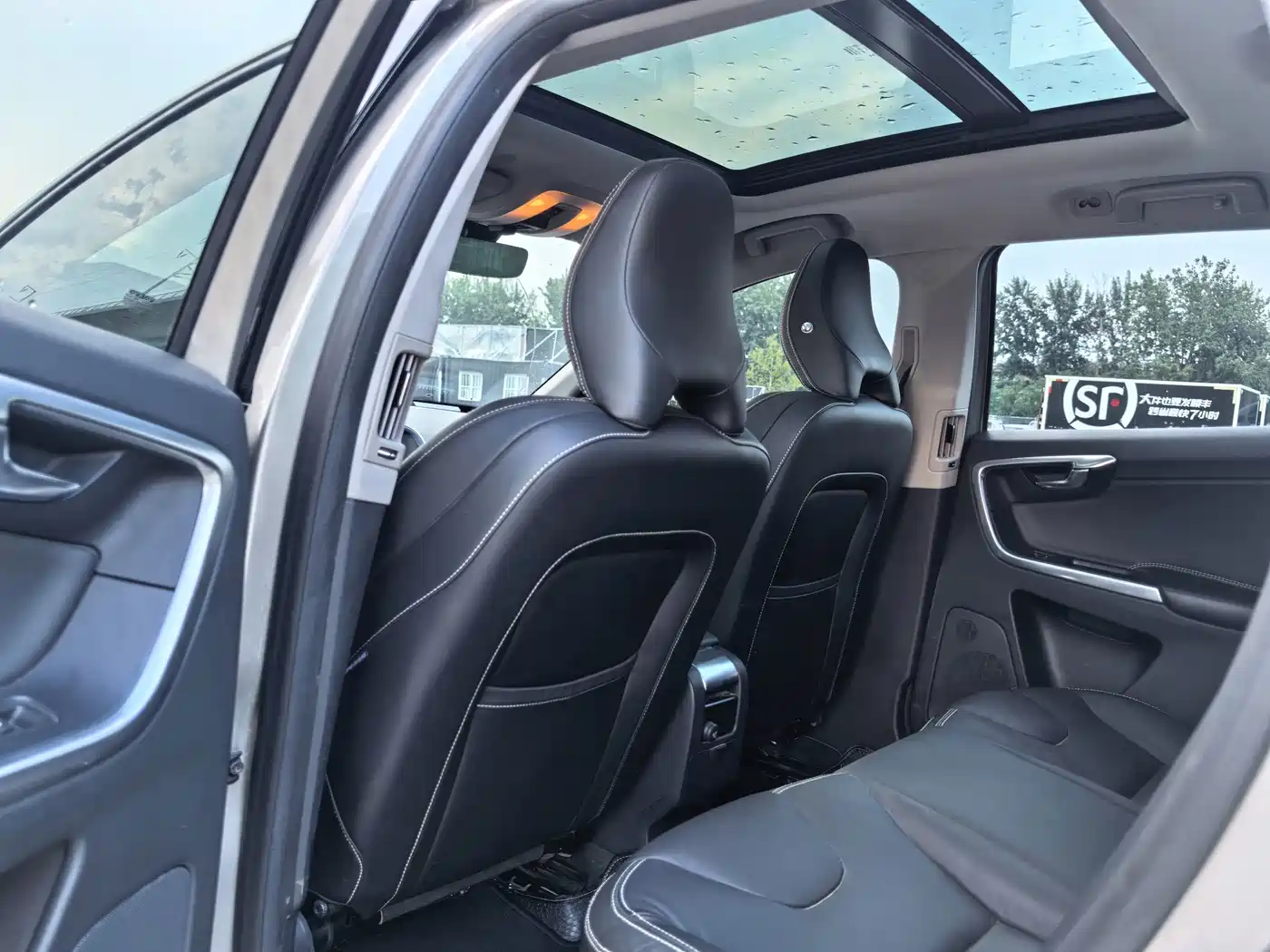 Фото 8 - Volvo XC60