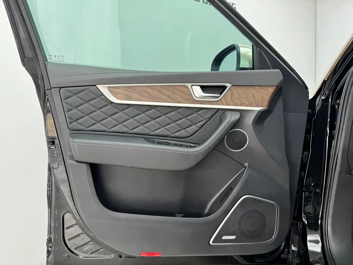 Hongqi HS7 2023 2022 2.0T DCT 2WD ZhiLian QiXiang Edition 7-seater