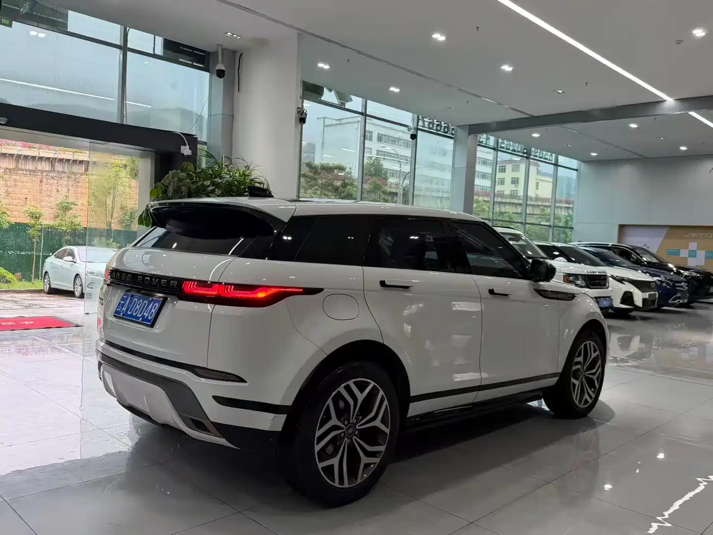Land Rover Range Rover Evoque 2020 249PS R-DYNAMIC SE Sport Tech Edition фото 9