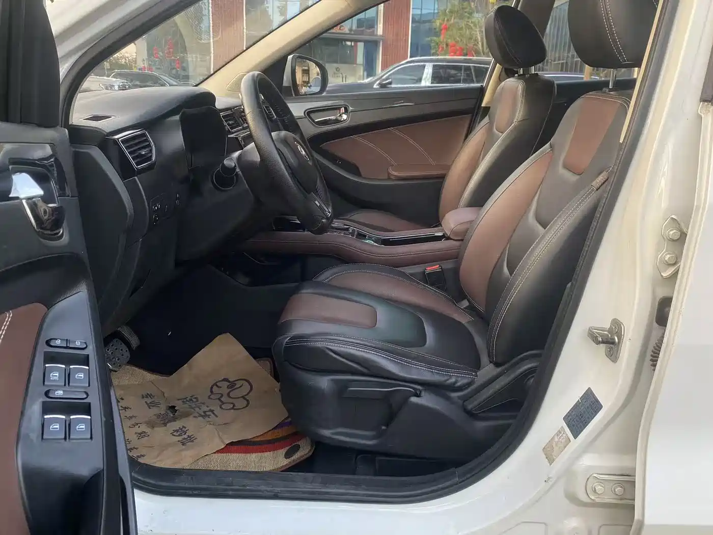 Dongfeng Fengguang Fengguang 580 2017 2016 Facelift 1.5T CVT Comfort