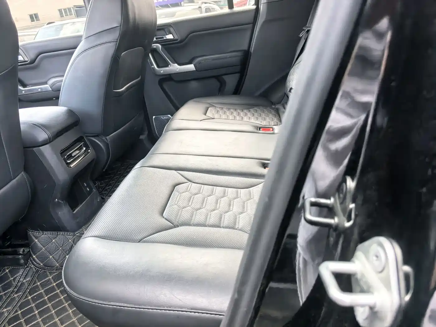 212 T01 2025 2024 2.0T Explorer