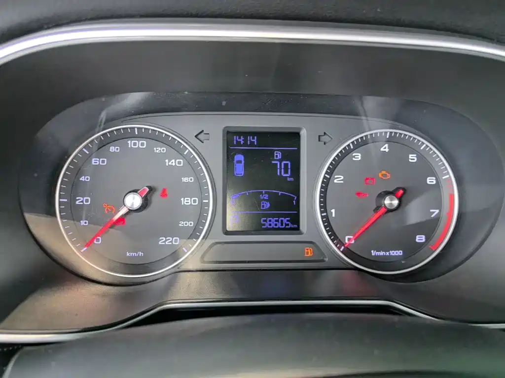Фото 12 - Roewe RX3