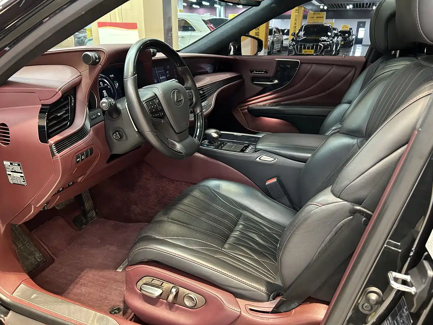 Lexus LS 2018 500h Executive Edition China V фото 9