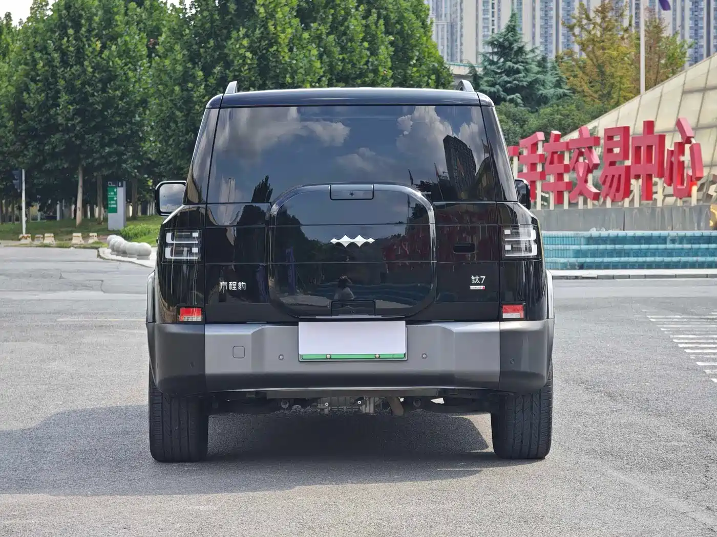 Fang Cheng Bao Titanium 7 2026 2025 AWD Base Model