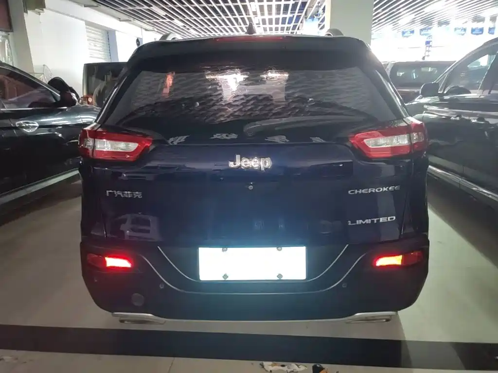 Jeep Cherokee 2018 2017 2.4L Leading Smart Edition