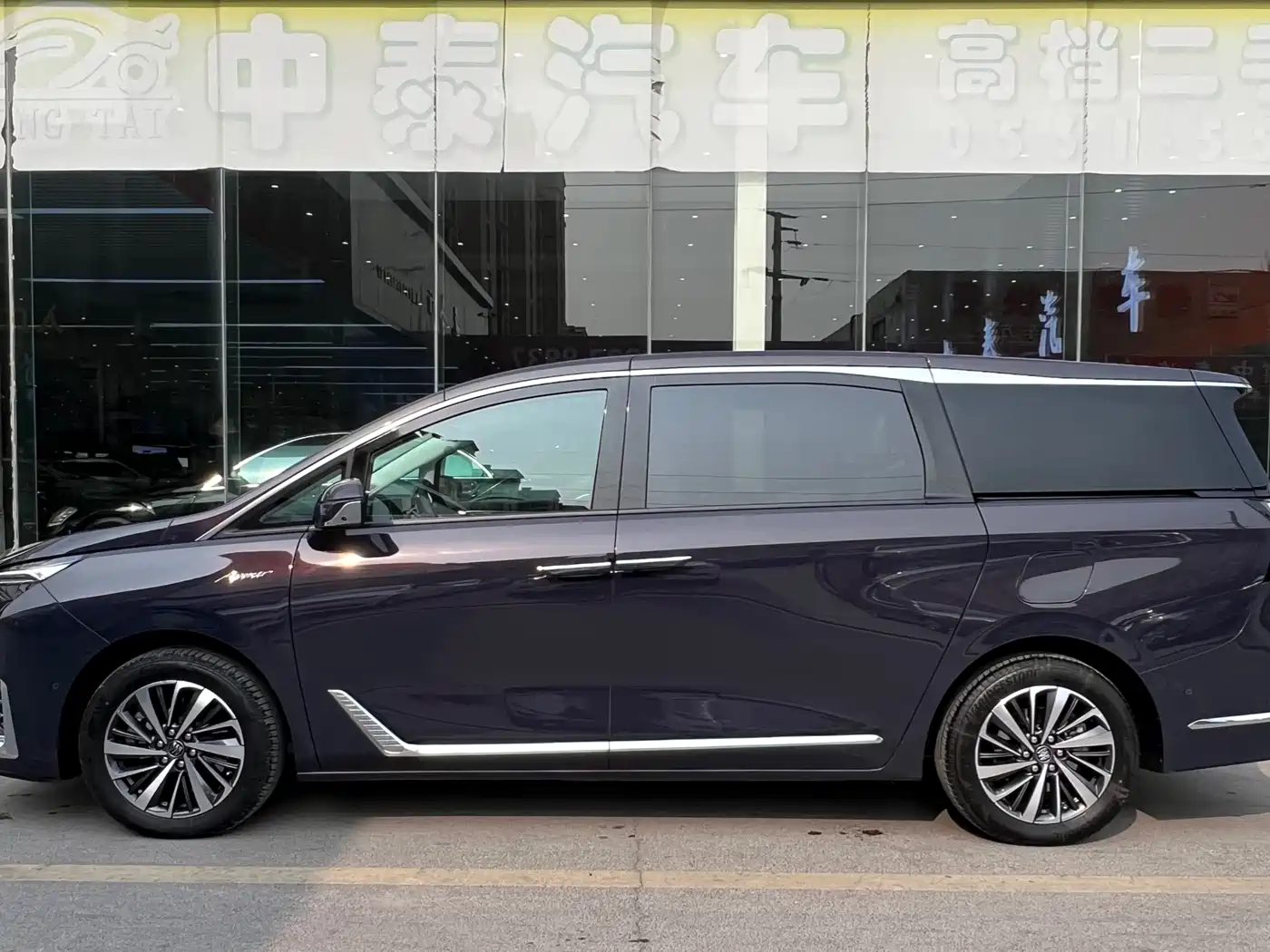 BUICK GL8 NEW ENERGY