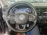 Photo 11 - Jeep Grand Commander