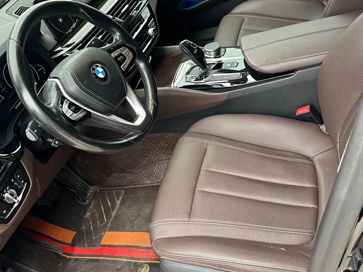Фото 2 - BMW 5 Series
